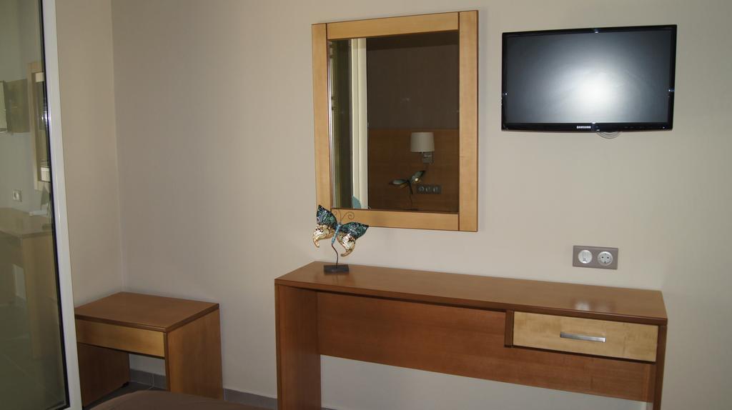 Villa Rododafni Roda  Room photo